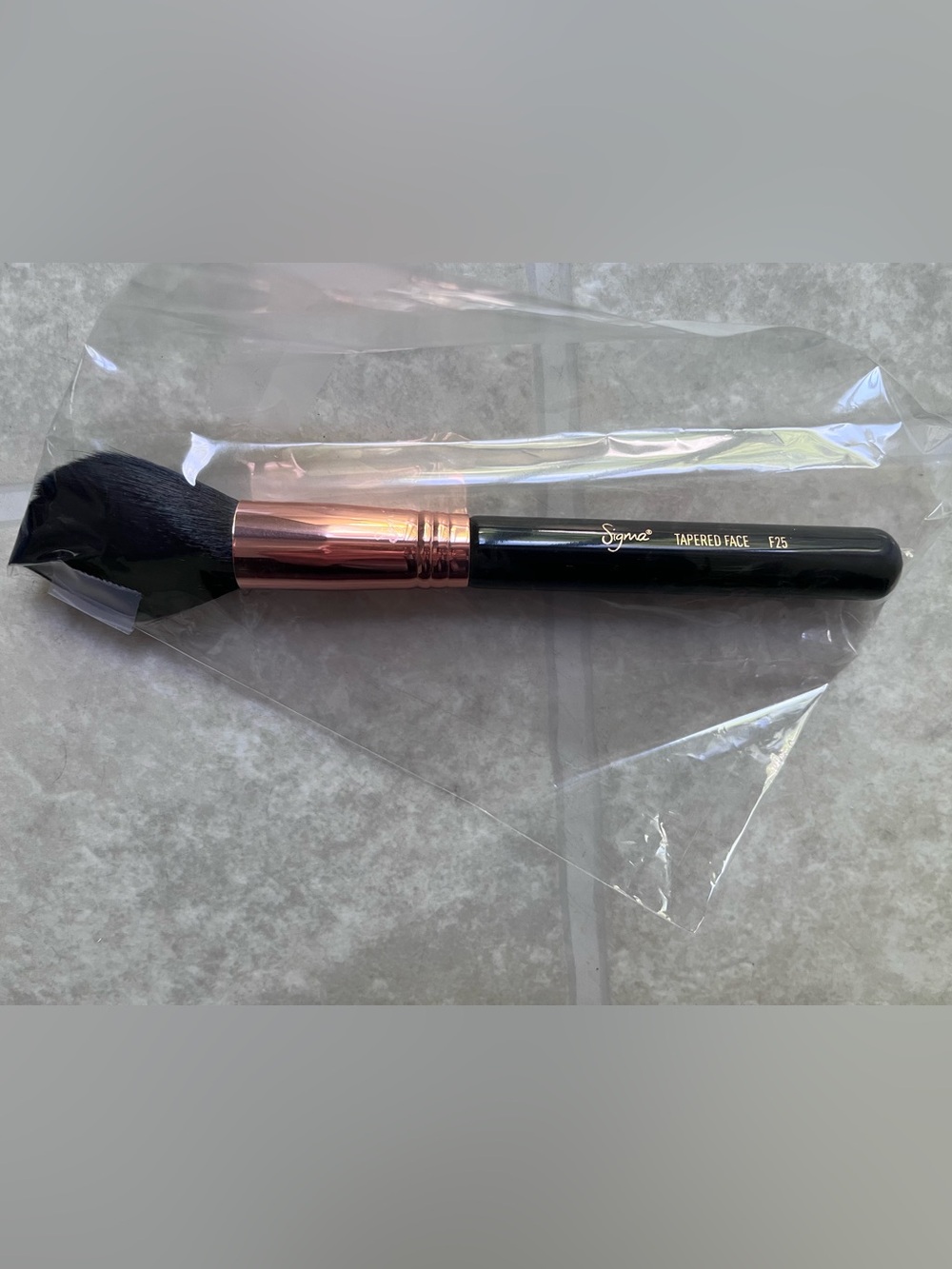 Sigma Beauty F25 Tapered Face Brush-Powder / Blush / Bronzer Brush New No Box